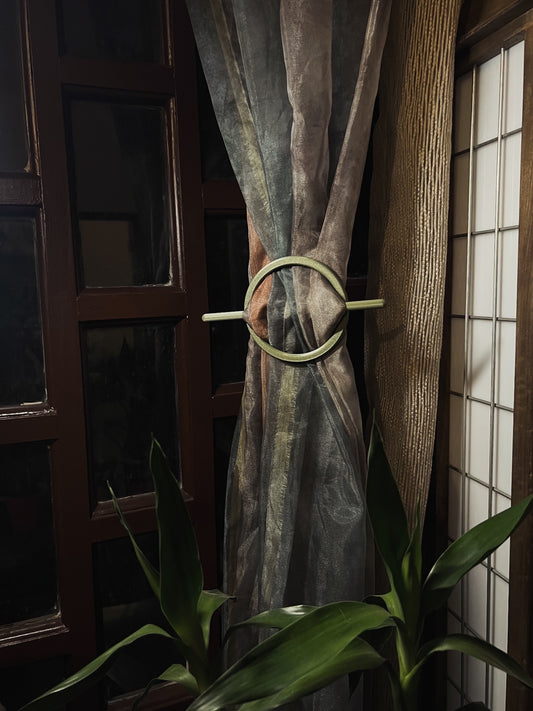 Curtain Holder