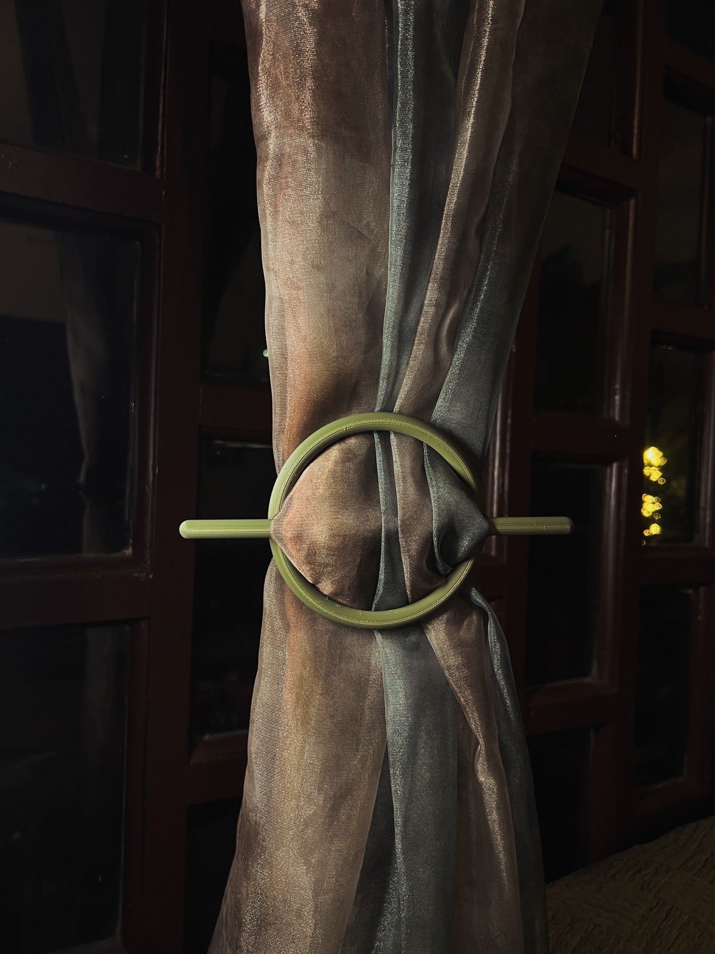 Curtain Holder